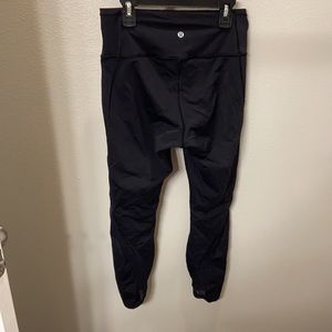 LULULEMON SIZE 8 FEATHERLIGHT LEGGINGS. BLACK